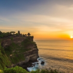Uluwatu: Tebing Megah, Pura Sakral, dan Pemandangan Sunset Terbaik
