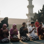 Tradisi Ziarah Wali Songo: Wisata Religi dan Jejak Sejarah Islam di Jawa