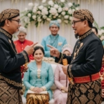 Mantar Betawi: Seni Berbalas Pantun Memeriahkan Pernikahan Tradisional
