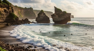 Pantai Sawarna: Pesona Tebing Karang dan Ombak Ganas di Selatan Banten
